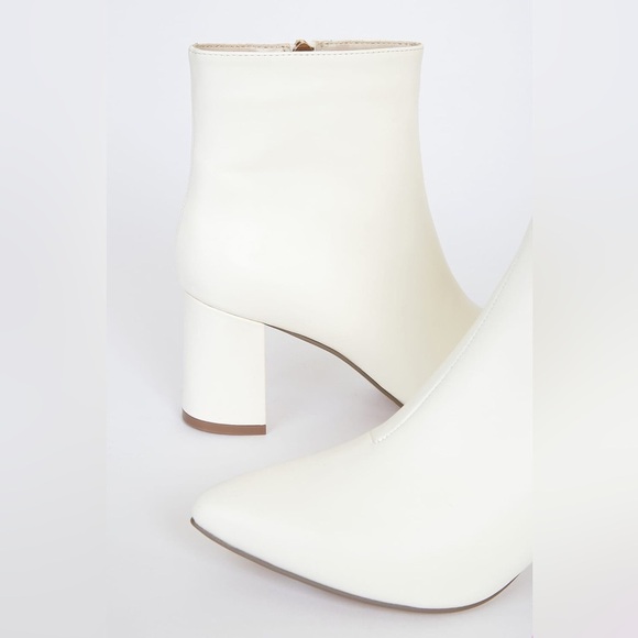 NWOT Lulus Sarai Off White Pointed-Toe Ankle Booties - Picture 5 of 7